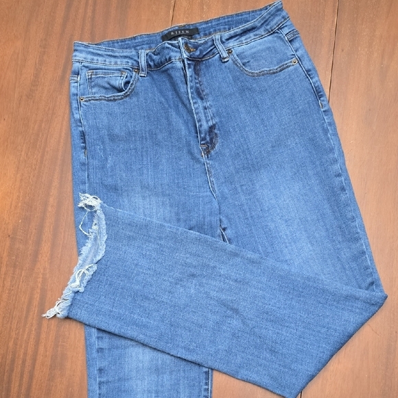 RISEN Women's Sz 15 / 32 Blue Distressed Jeans - Picture 1 of 7